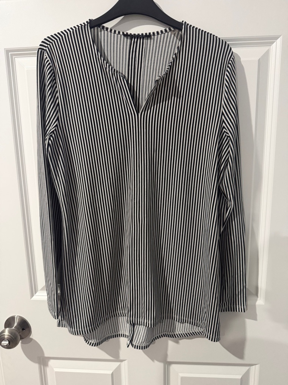 Tahari Black and White Striped Long Sleeve Tee